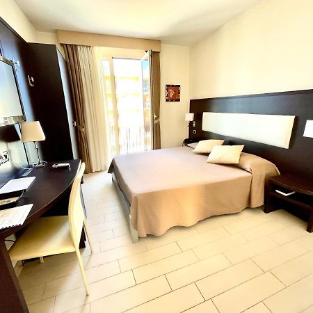 Hotel Welcome Сан-Бенедетто-дель-Тронто Екстер'єр фото