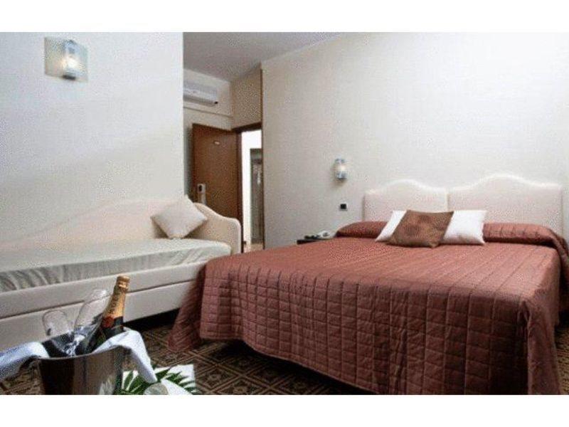 Hotel Welcome Сан-Бенедетто-дель-Тронто Екстер'єр фото