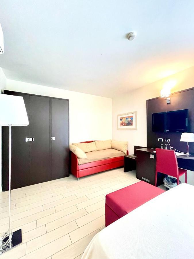 Hotel Welcome Сан-Бенедетто-дель-Тронто Екстер'єр фото