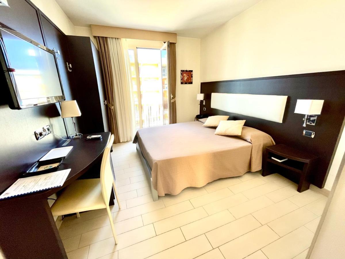 Hotel Welcome Сан-Бенедетто-дель-Тронто Екстер'єр фото