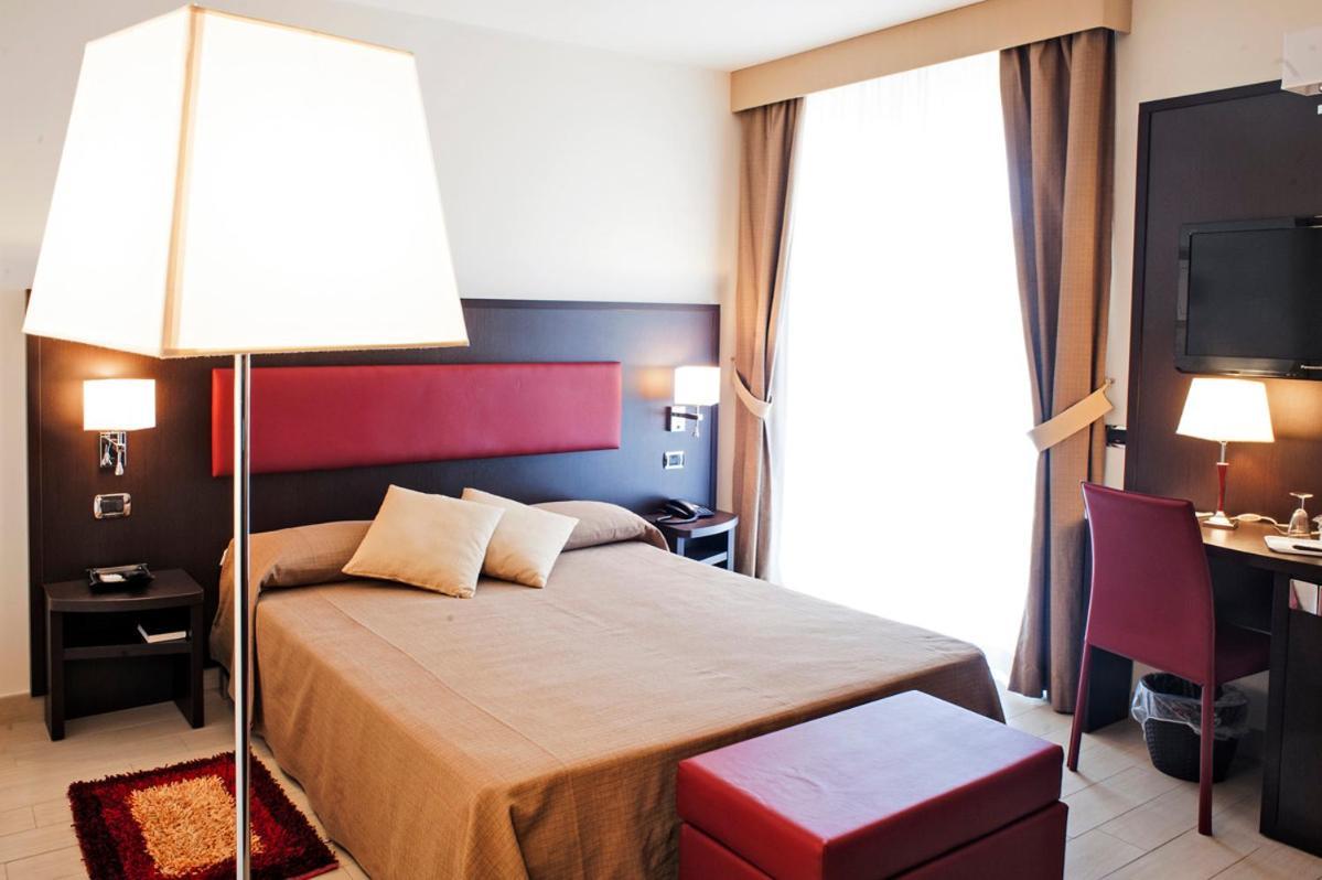 Hotel Welcome Сан-Бенедетто-дель-Тронто Екстер'єр фото