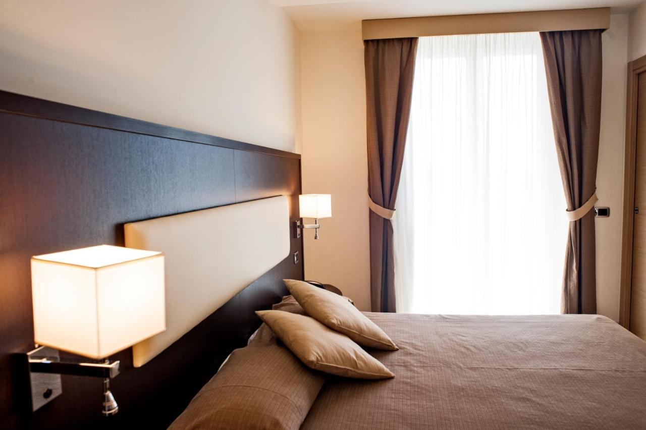 Hotel Welcome Сан-Бенедетто-дель-Тронто Екстер'єр фото