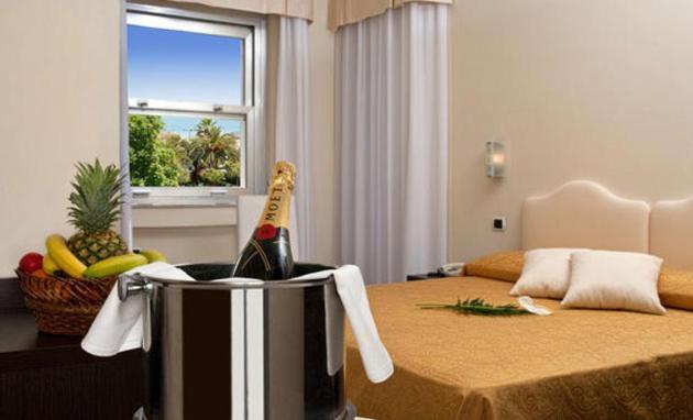 Hotel Welcome Сан-Бенедетто-дель-Тронто Номер фото
